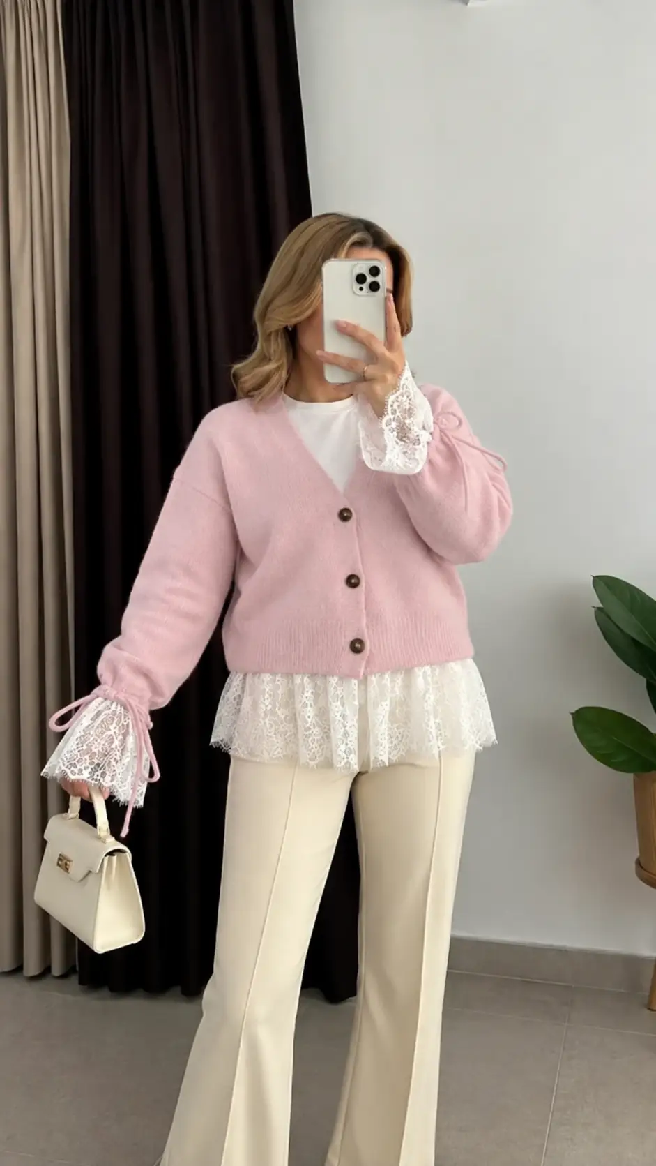 Ürün görseli: Dantelli Hırka - Pembe