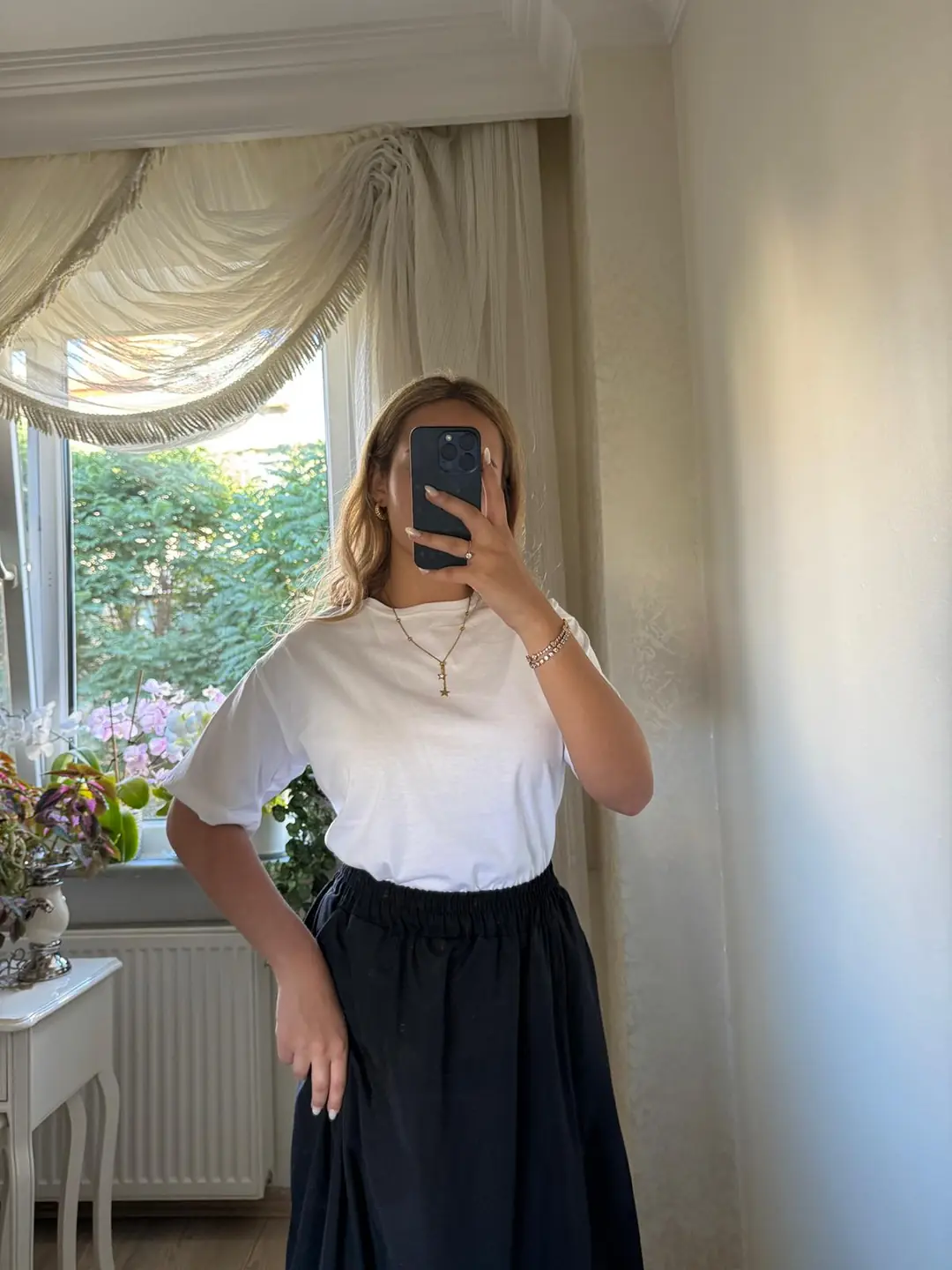 Ürün görseli: Basic T-Shirt - Beyaz