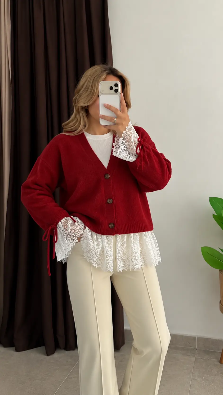 Ürün görseli: Dantelli Hırka - Bordo